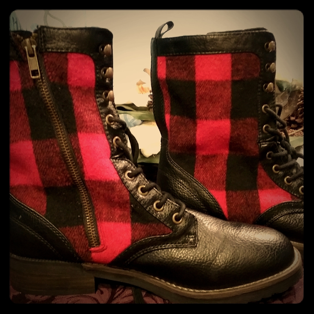 Steve Madden....size 10....new